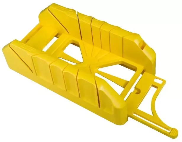 PRZYRZNIA Z TWORZYWA 370X14